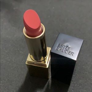 Estée Lauder Sculpting Lipstick